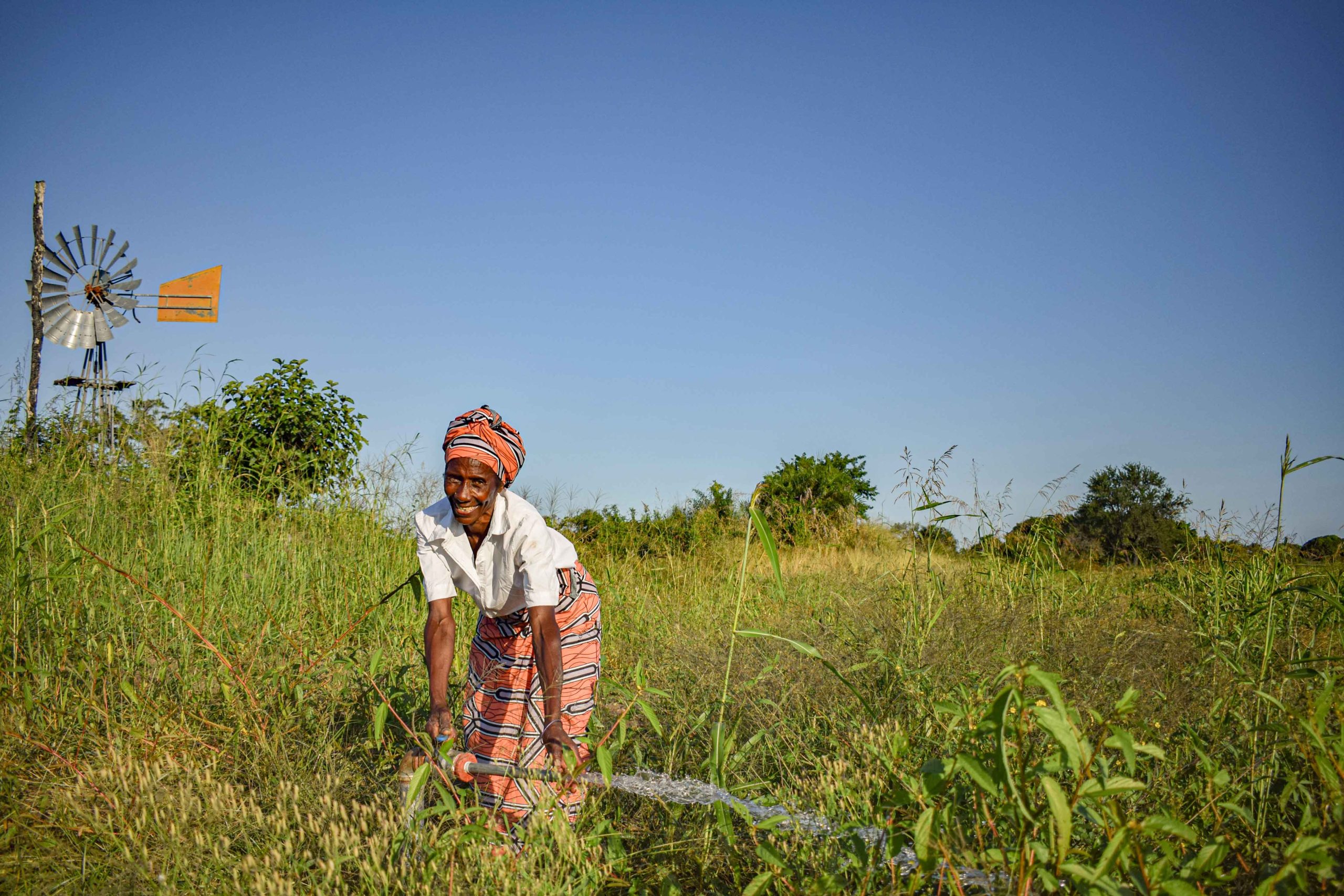 President_of_kupedja_ulombo_association_testing_irrigation_system